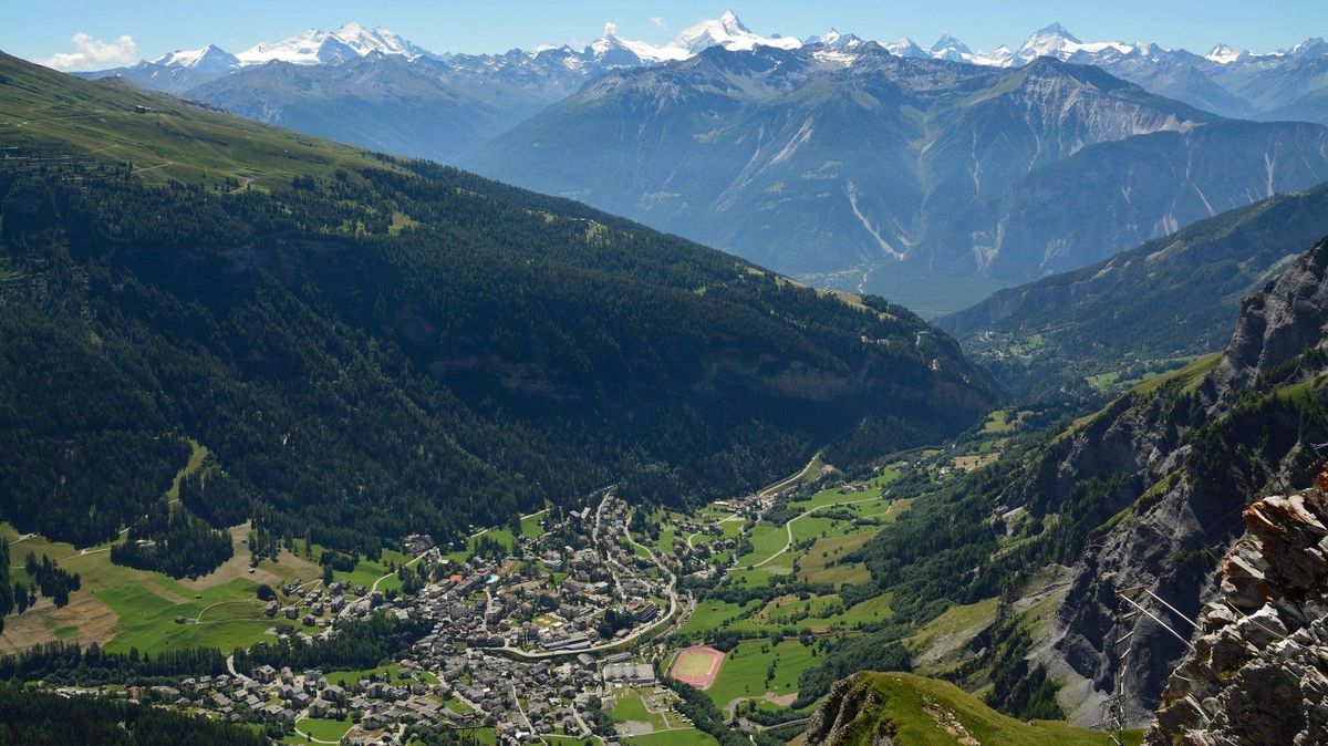 Ve Švýcarsku vyrabovali ve výšce 2350 metrů kasičku s víc než 10 tisíci
